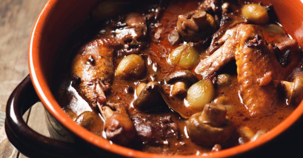 Coq au vin — francuski klasik idealan za nedjeljni ručak
